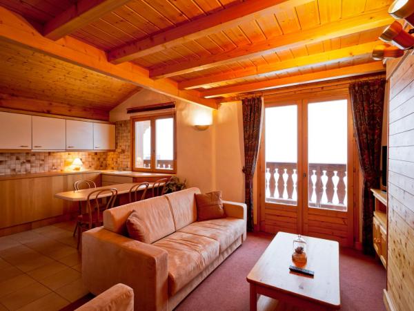 Hotel les Flocons : photo 1 de la chambre suite avec balcon