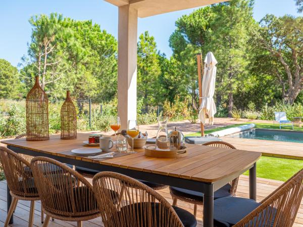 Calarossa Bay Resort : photo 10 de la chambre cottage 4 chambres