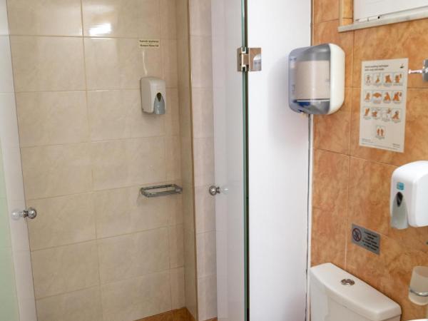 Kronos Hotel : photo 8 de la chambre chambre triple - vue sur ville