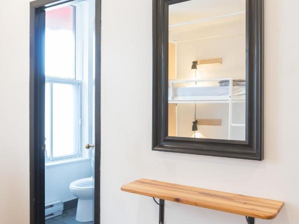 Auberge Saintlo Montréal Hostel : photo 2 de la chambre lit dans dortoir mixte de 4 lits