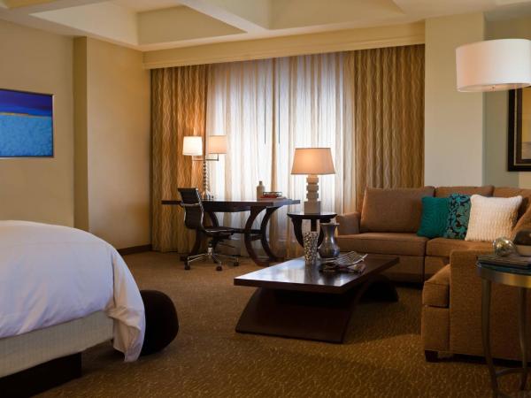 Renaissance Orlando at SeaWorld® : photo 2 de la chambre suite d'angle junior avec lit king-size