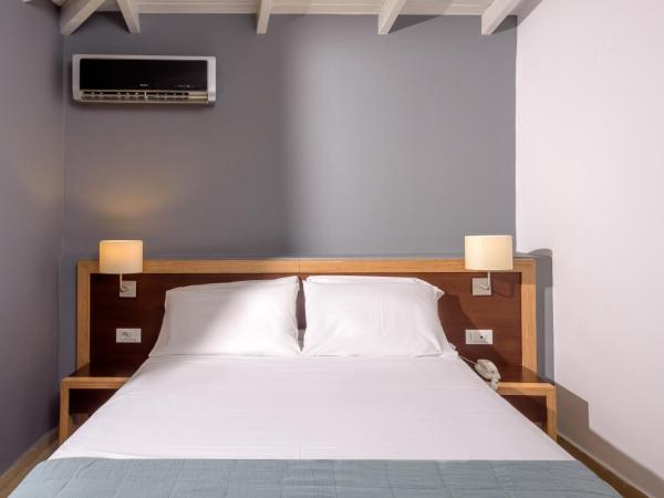 Iraklion Hotel : photo 1 de la chambre chambre double ou lits jumeaux