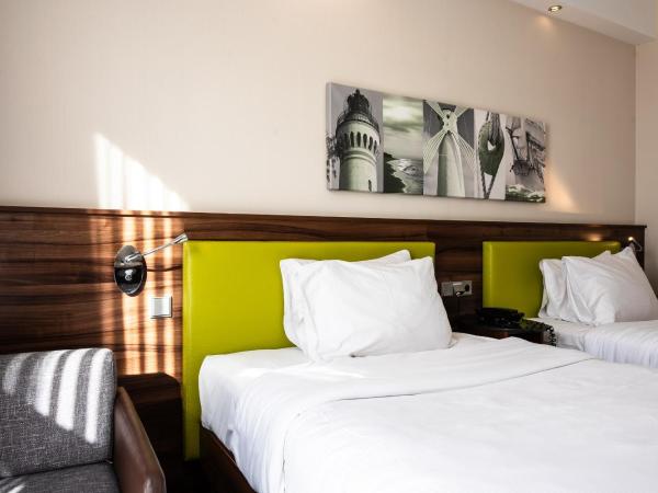 Hampton by Hilton Świnoujscie : photo 6 de la chambre chambre lits jumeaux