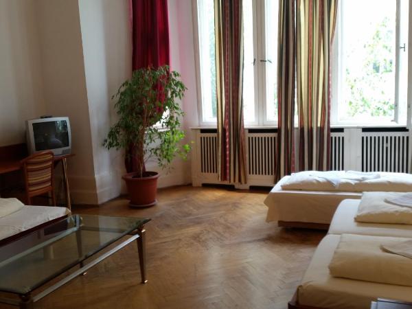 Hotel Pension Kima : photo 4 de la chambre chambre quadruple