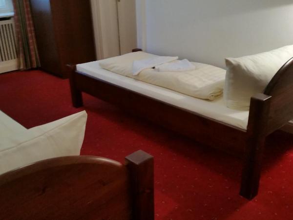 Hotel Pension Kima : photo 5 de la chambre chambre lits jumeaux