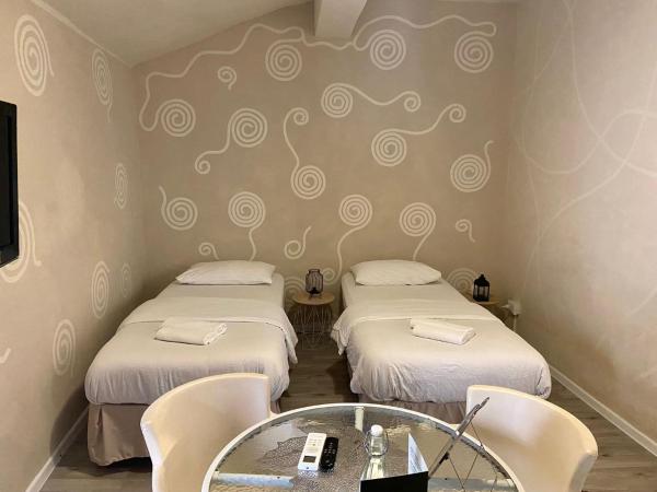 Maison Sarraj Affittacamere : photo 2 de la chambre chambre double ou lits jumeaux avec salle de bains privative