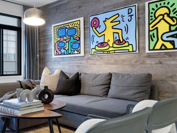 Liv MTL Urban : photo 6 de la chambre urban-3 | spacious big 2br suite downtown montreal