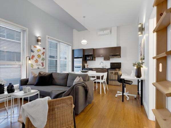 Liv MTL Main : photo 2 de la chambre main-205 | spacious 2br suite + mezzanine with ladder access