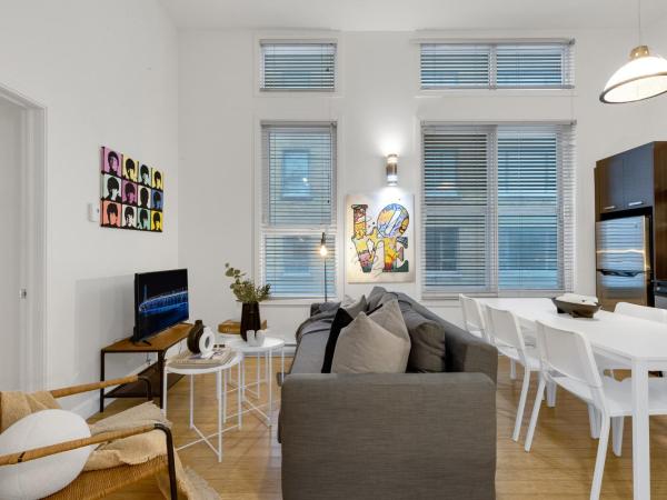 Liv MTL Main : photo 7 de la chambre main-305 | spacious 2br suite + mezzanine with ladder access