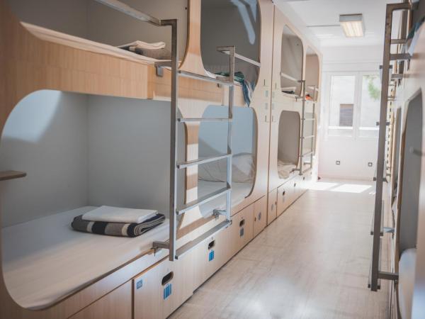 Rocket Hostels Gracia : photo 5 de la chambre lit dans dortoir mixte de 8 lits 