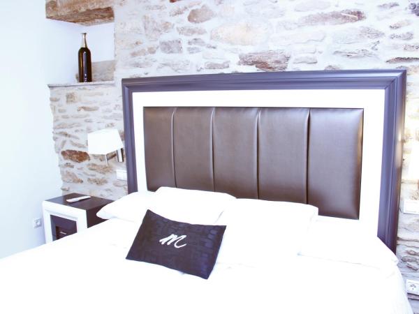 Hotel Montenegro Compostela : photo 4 de la chambre chambre familiale