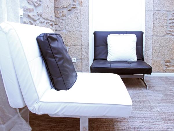 Hotel Montenegro Compostela : photo 5 de la chambre chambre familiale