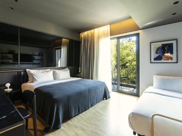 The Modernist Athens : photo 3 de la chambre chambre triple deluxe avec balcon