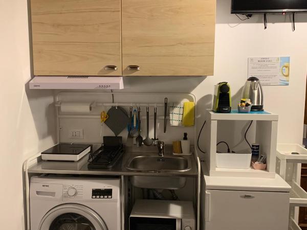 Glamping Montecontessa by SMART-HOME, Monolocali : photo 4 de la chambre studio avec vue sur jardin