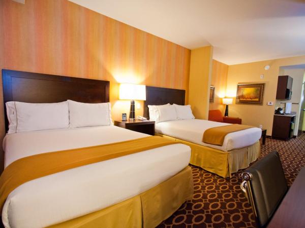 Holiday Inn Express & Suites Sacramento NE Cal Expo, an IHG Hotel : photo 2 de la chambre chambre double avec baignoire spa