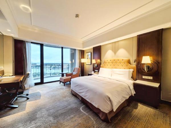 DoubleTree by Hilton Ningbo - Chunxiao : photo 3 de la chambre chambre lit king-size - vue sur mer