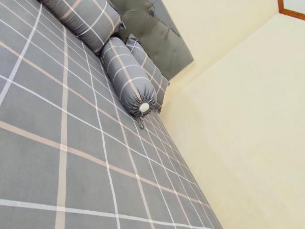 LAISSYA GUEST HOUSE YOGYAKARTA : photo 6 de la chambre chambre lit king-size standard