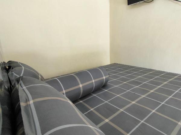 LAISSYA GUEST HOUSE YOGYAKARTA : photo 2 de la chambre chambre lit king-size standard