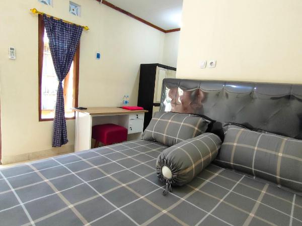 LAISSYA GUEST HOUSE YOGYAKARTA : photo 3 de la chambre chambre lit king-size standard