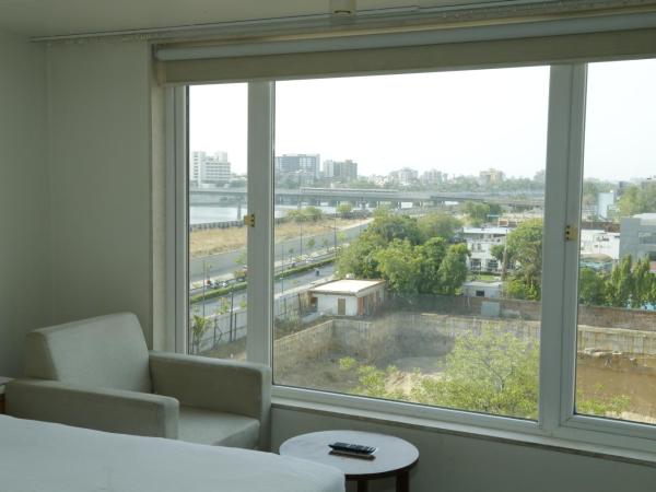 Sarovar Portico Rivera Ahmedabad : photo 4 de la chambre standard room - 1 single bed (15% discount on food and soft beverage)