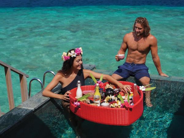 OBLU SELECT Lobigili - Premium All-Inclusive with Free Transfers : photo 1 de la chambre water villa avec piscine