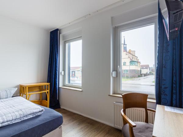 Pension für Monteure in Leipzig : photo 3 de la chambre chambre simple avec salle de bains privative