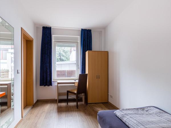 Pension für Monteure in Leipzig : photo 5 de la chambre chambre simple avec salle de bains privative