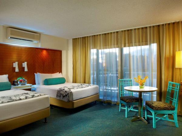 Oasis Hotel Waikiki : photo 1 de la chambre hotel standard two double beds