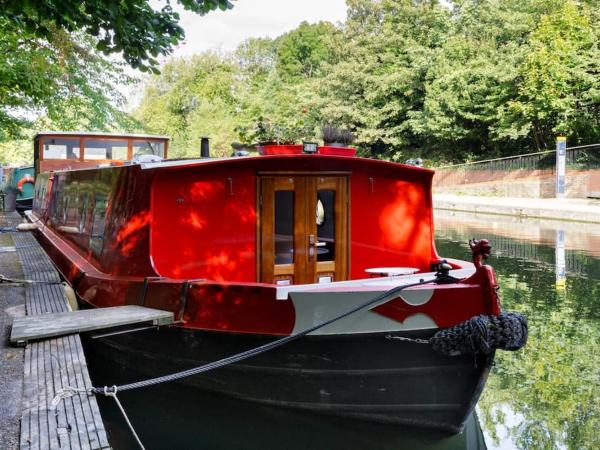 Slash Arts houseboat on secluded mooring in central London : photo 3 de la chambre maison de vacances