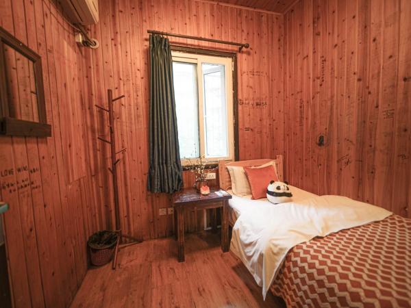 Chengdu Mix Hostel Courtyard Poshpacker (Wenshu Monastery) : photo 2 de la chambre chambre simple basique avec salle de bains commune 