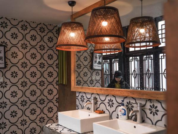 Chengdu Mix Hostel Courtyard Poshpacker (Wenshu Monastery) : photo 9 de la chambre chambre lits jumeaux confort