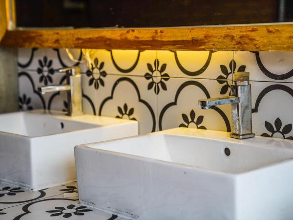 Chengdu Mix Hostel Courtyard Poshpacker (Wenshu Monastery) : photo 8 de la chambre chambre lits jumeaux confort