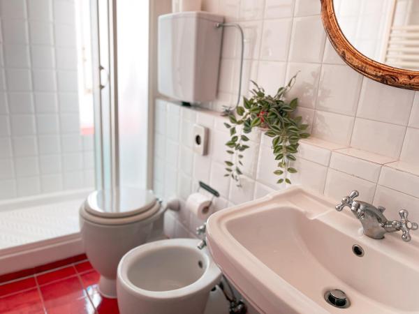 Ostello Bello Firenze : photo 3 de la chambre chambre simple avec salle de bains privative