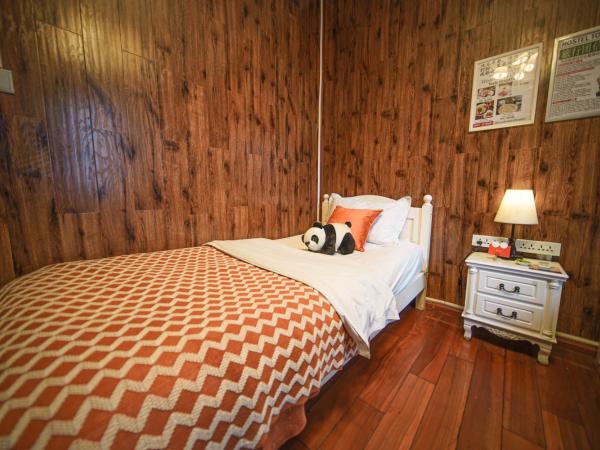 Chengdu Mix Hostel Courtyard Poshpacker (Wenshu Monastery) : photo 5 de la chambre chambre triple basique