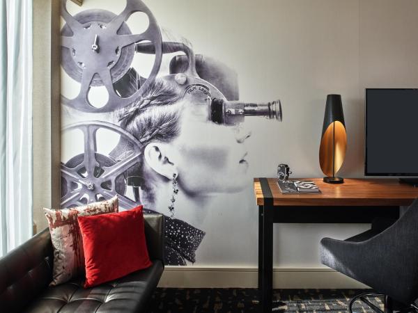 Kimpton Hotel Palomar Los Angeles Beverly Hills, an IHG Hotel : photo 10 de la chambre chambre lit king-size essential - vue sur beverly hills