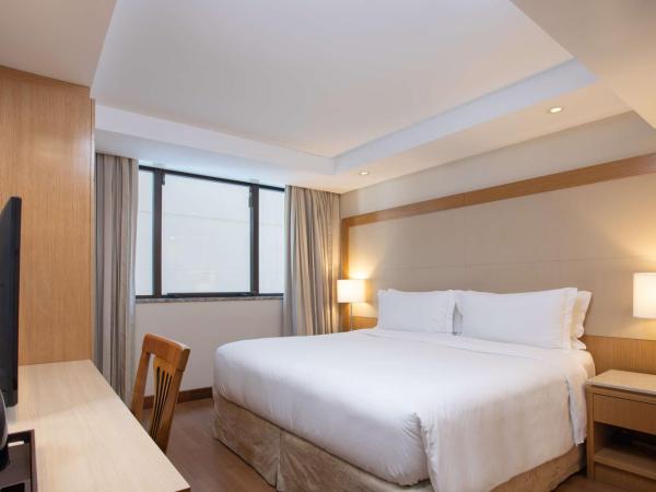 Hilton Copacabana Rio de Janeiro : photo 5 de la chambre chambre lit king-size - vue sur ville