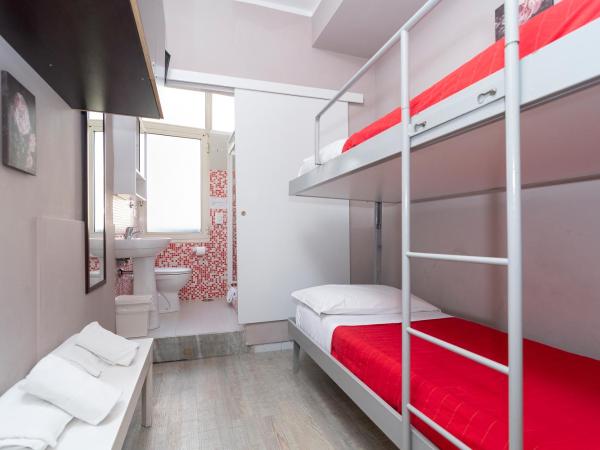 Ostello Le Sirene : photo 1 de la chambre chambre lits jumeaux