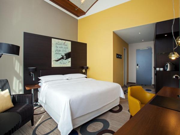 Sheraton Hannover Pelikan Hotel : photo 2 de la chambre chambre exécutive avec 1 lit king-size