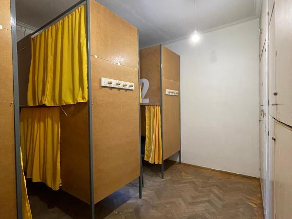 Mora Hostel : photo 2 de la chambre lit dans dortoir 6 lits