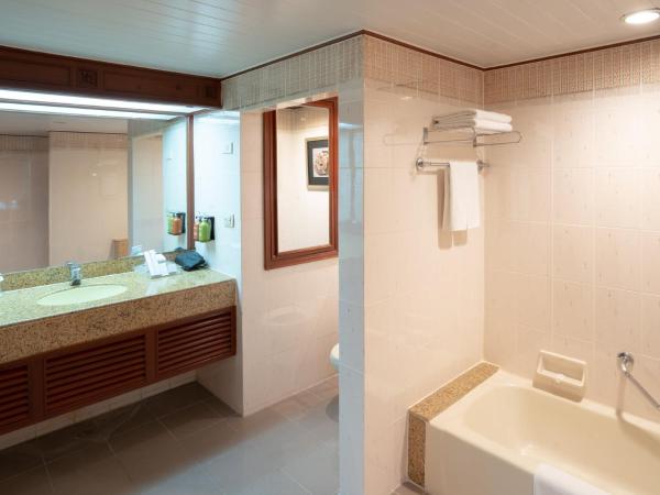 Centara Riverside Hotel Chiang Mai : photo 5 de la chambre suite junior double avec 2 lits doubles