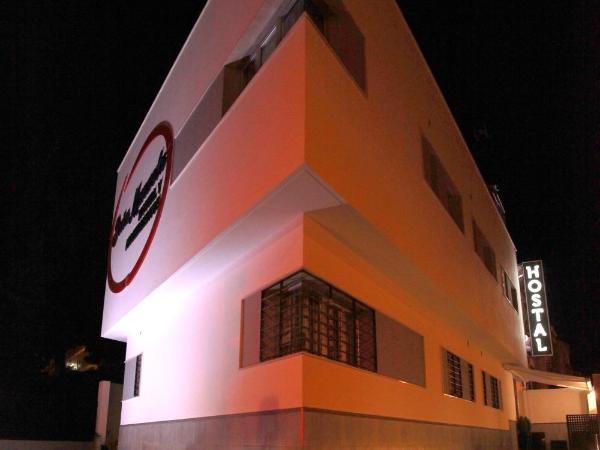 Hostal Doña Manuela : photo 6 de la chambre chambre deluxe avec 2 lits queen-size