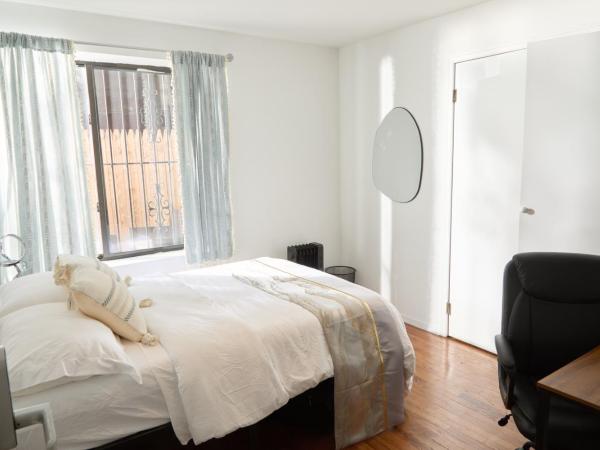 American Dream Guest House : photo 10 de la chambre chambre double avec salle de bains commune