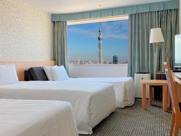 Tobu Hotel Levant Tokyo : photo 1 de la chambre chambre lits jumeaux avec canapé-lit - vue sur tokyo skytree - non-fumeurs