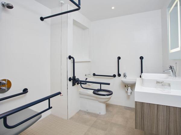 Leonardo Royal Hotel Oxford : photo 4 de la chambre chambre double - accessible aux personnes à mobilité réduite