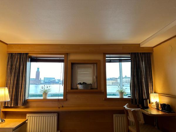 Den Röda Båten : photo 4 de la chambre cabine supérieure sur bateau avec salle de sains privative - vue sur mer