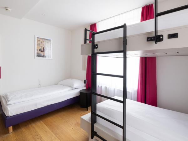 Fred Guest House Zürich Hauptbahnhof : photo 3 de la chambre chambre triple Économique