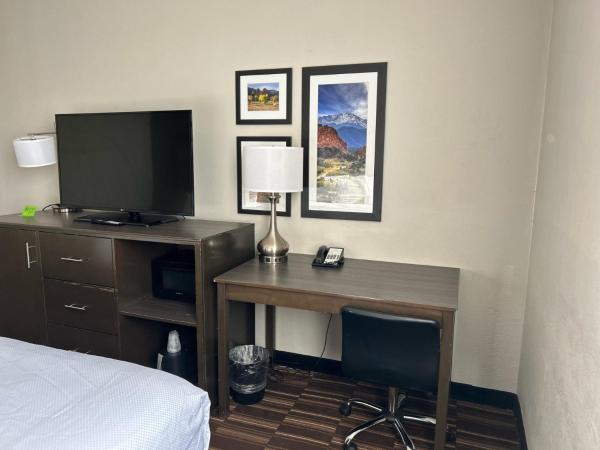 La Quinta by Wyndham Colorado Springs North : photo 2 de la chambre chambre lit king-size