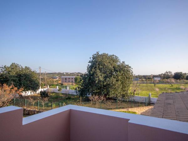 Al Meida Guesthouse : photo 2 de la chambre chambre quadruple supérieure