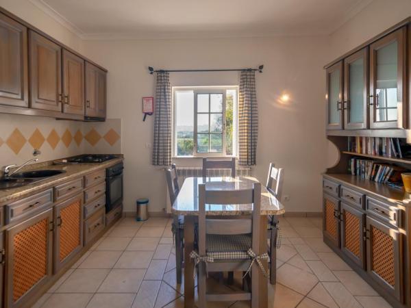 Al Meida Guesthouse : photo 4 de la chambre studio familial