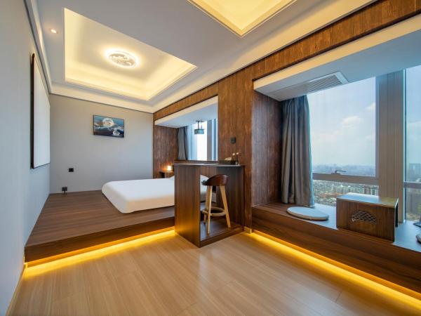 Xingyin Cloudy Hotel Guangzhou Changgang Subway Station - Free Shuttle Bus to Canton Fair Complex During Canton Fair Period : photo 7 de la chambre city view king suite